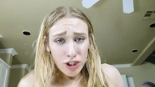 Zonklayan yarak vahşi sikiş festivalinde damlayan amcığını esnetiyor