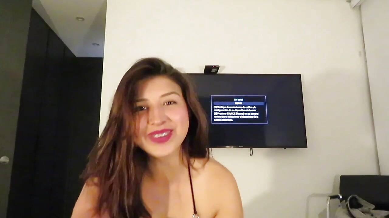 18 yaşındaki Kolombiyalı Medellin'de Black Gringo'dan dölleniyor