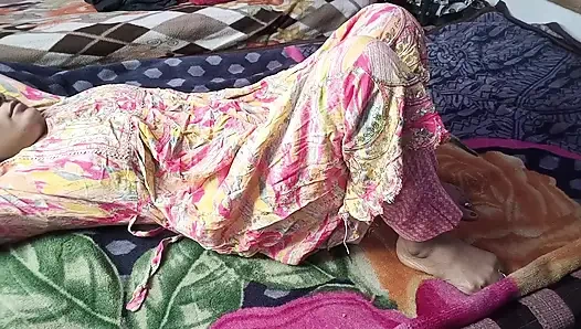 Desi girl's romantic sex video when her parents were not at home.