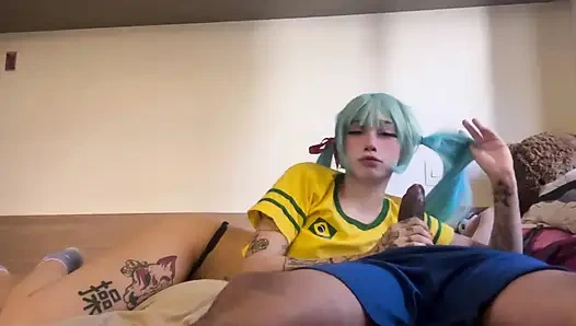 Brezilyalı hatsune miku oral seks ve elle muamele boşalması