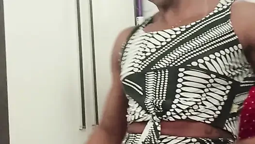 Bu zenci orta yaşlı seksi kadın yeni spor salonu arkadaşın olabilir