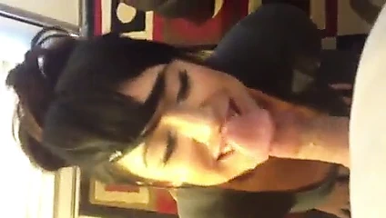 Seksi gf berbat the boşalmak dışarı ile bir gülümseme