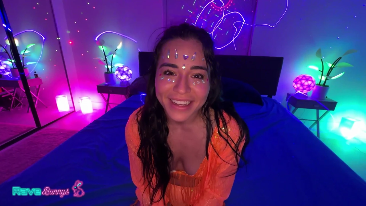 Shy Petite Fitbadonk Gets Pussy-pounded in the Dj’s Room!