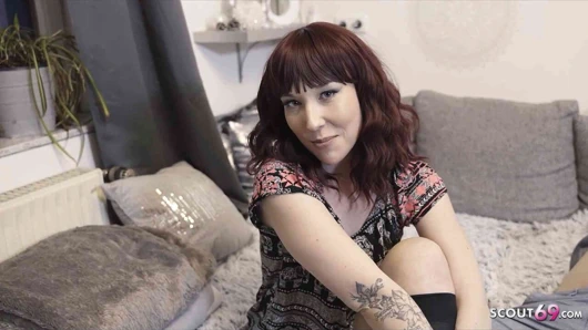 Alman kızıl saçlı genç maria kaefer hayran sikişiyle dölleniyor