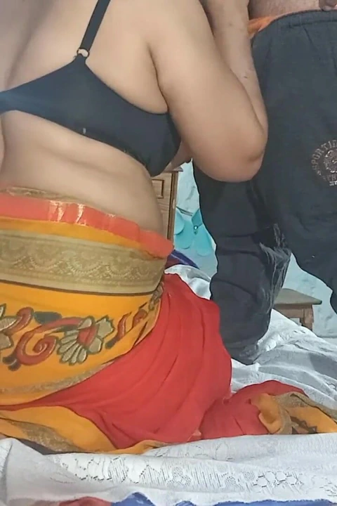 Ateşli desi Hintli çift tha odasında tam çıplak sert seks