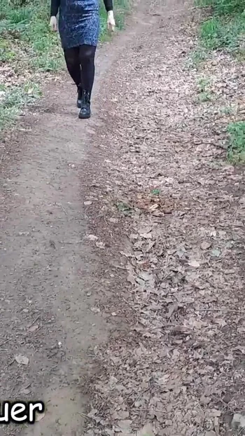 Мощный момент из "Sandra Falkenhauer - наслаждается вождением и мастурбирует"