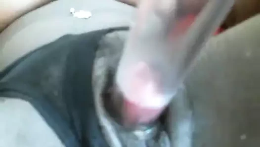 Klitorisi ile oynayan siyah kız