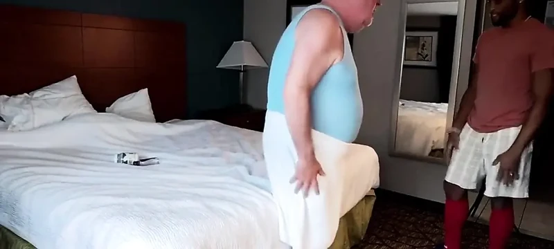 Masör kendine yardım edemiyor!