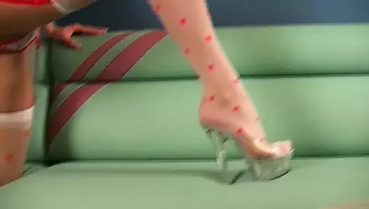 Edepsiz kamera kızı