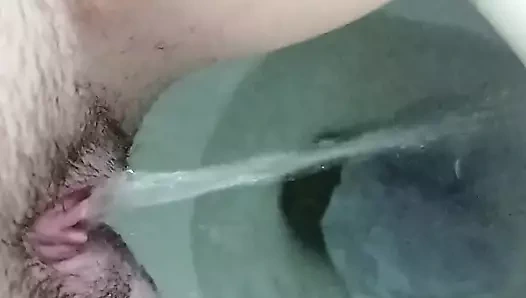 Günlerimde duşta işiyorum