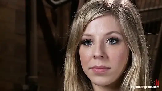 Sigara içen ateşli sarışın balon götlü bebek nacho vidal tarafından sert halka açık sahnede sikiliyor