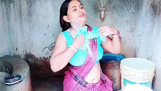 Des demi-frères indiens partagent l’énorme bite de leur mari et font un trio - Yasmina Khan - Mia A