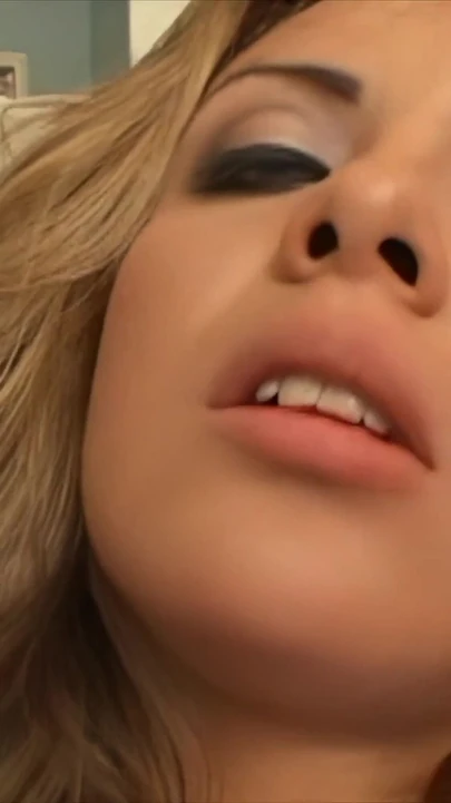 Тинка трахает дырки, том 6