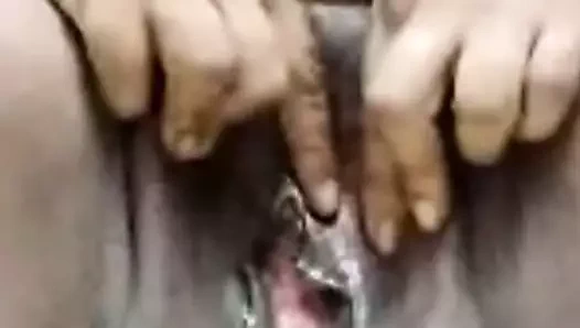 Tamil lekha oyuncak fıskiye