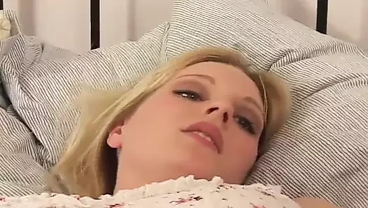 Emma ham başarıyı seviyor. Emma Peterson - sapık orta yaşlı seksi kadınlar