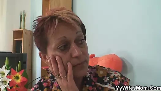 Adam kayınvalidesini sikerken bulundu