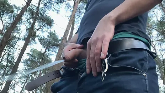 Dostum işemek ve boşalmak gerek