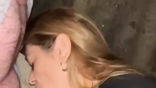 Amatör evli kadın park emiyor