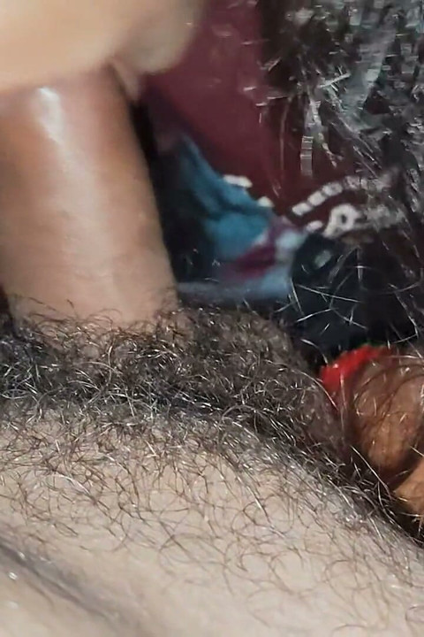 Yengem penisimi emmek için çaresizdi