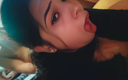 Üvey erkek kardeşinin üvey kız kardeşiyle seksi büyük memeli 18 yaşındaki Hintli Müslüman kız üvey erkek kardeş tarafından sert sikiliyor