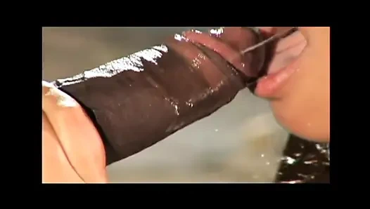 Esmer güzellik domaltmalı büyük siyah yarakla sikiliyor