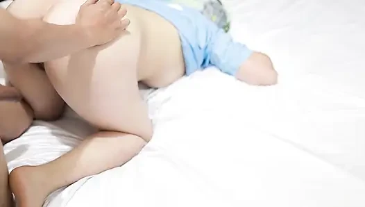 Manchester City hayranı Endonezyalı kız futbol izlerken sikiliyor, en son Endonezya pornosu