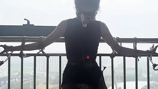 Kör kızlar için sesli kontrollü rehabilitasyon tedavisi