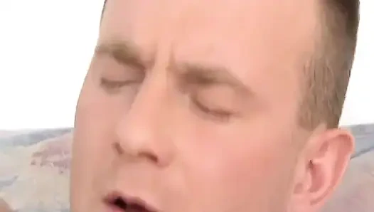 İtalyan iri güzel kadın anal sert seks yapıyor