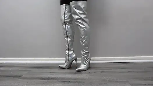 Çizmeler: farklı çizme çiftlerini modelliyor