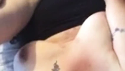 Selfie çekerek boşalıyor