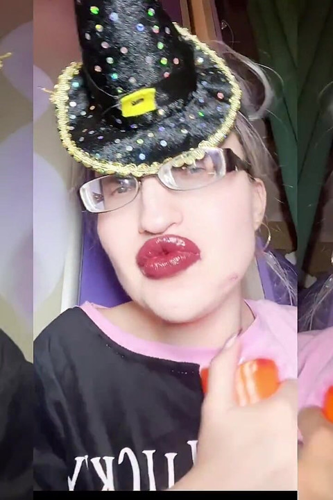Kadın kılıklı, findom goaldigger tarafından evliliğini kabul ettikçe dinliyor