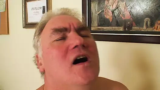 Seni her zaman memnun eden muhteşem bir gösterinin içine dal