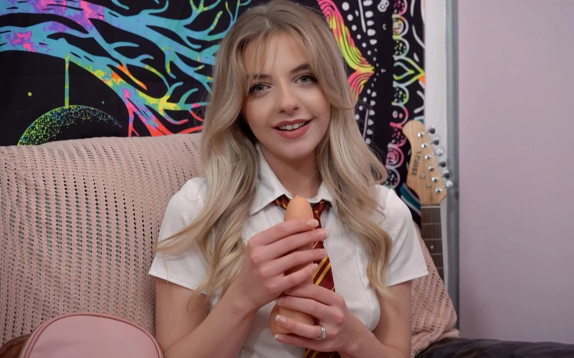 Сексуальное образование с блондинкой Gabie