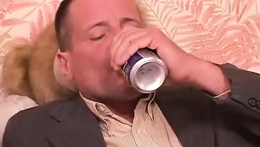 Büyük memeli, seksi, harika genç bir sürtük için ani anal seks