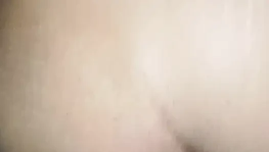 I put on all fours a brunette mother-in-law and give her cock until I cum in her black and hairy close