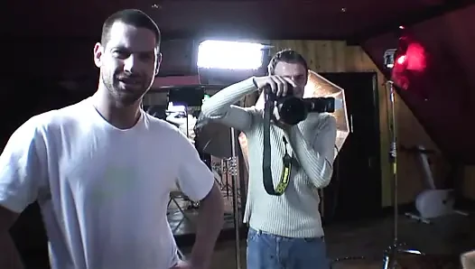 Seksi zenci yaşlı adam tarafından sikiliyor