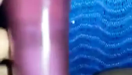 gordita campechana disfrutando de su juguete, calentona