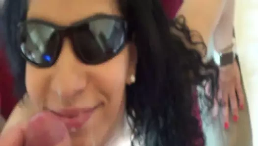 arkadaş üzerinde yüz