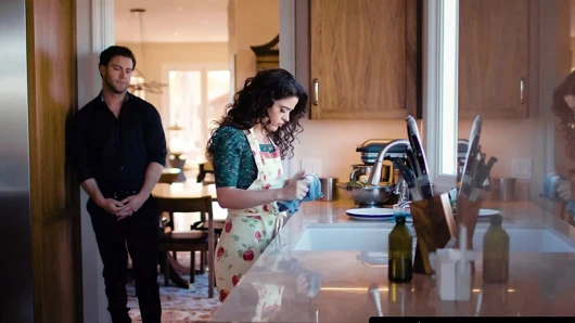 Modern zamanların günahları - aldatan ev hanımı azgın kocasını memnun etmek için boşalmayı ücretsiz kullanmayı kabul ediyor!