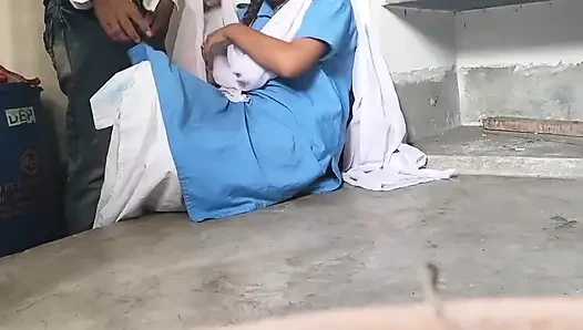 Öğrenci kız erkek arkadaşıyla ayrı olduğu için çok üzgün