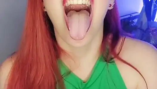 Aşkım, yeni erkeğimi eve getirdim, böylece bizi gözünün önünde seks yaparken izleyebilirsin!