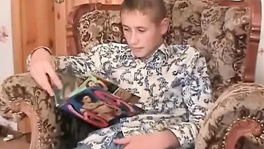 Alex ve Michev emiyor ve sikişiyor