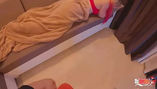 Kız arkadaşımın arkadaşı pijama partisi için bizimle kaldı ama götüne dölleniyor