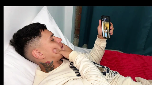 Bir hayranını rüyasında sikiyorum ve Onun Noel fantezisini gerçekleştiriyorum