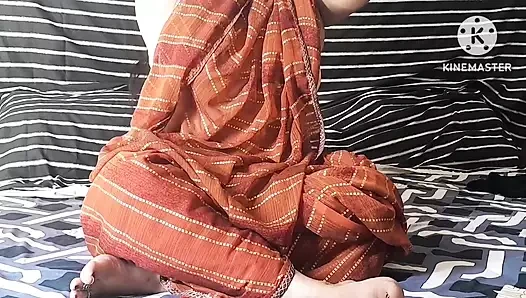 Bütün kıyafetleri çıkardım ve şeyimi gösterdim.