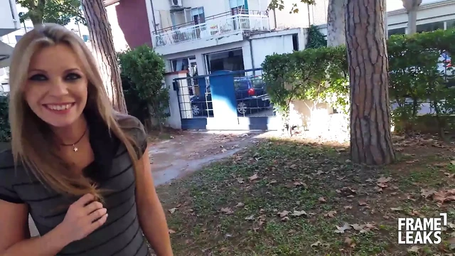 Luca Ferrero в видео от первого лица на пляже с принцессой Tina