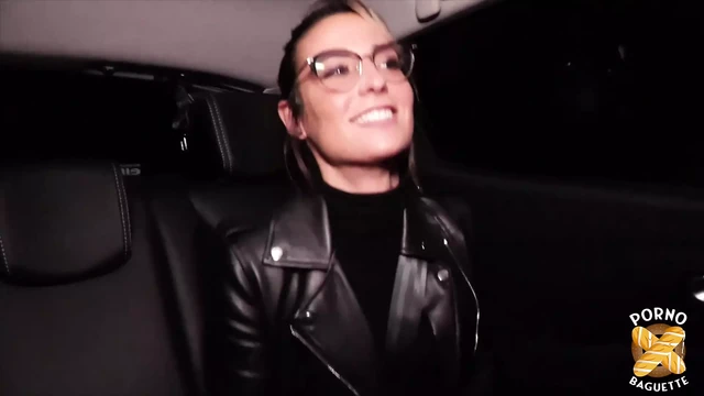 Две грязные девушки, Пэм и Анита, заботятся о большом члене