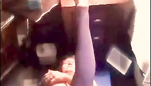 Ateşli iri güzel kadın her gün sabah çıplak yoga yapıyor!