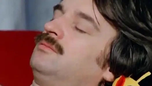 Doktorun ofisinde klasik Fransız sikiş festivali