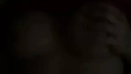 Göğüsleriyle oynamak